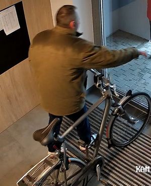 Mężczyzna mogący mieć związek z kradzieżą roweru