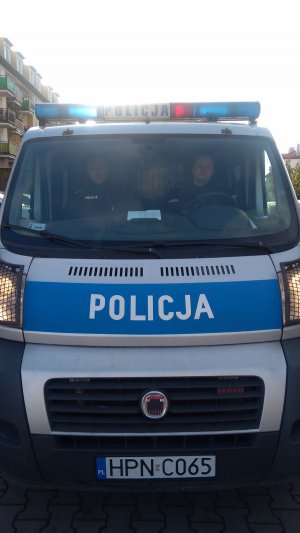 Policjanci w radiowozie