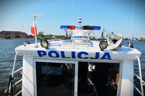 Zdjęcie łódki policyjnej
