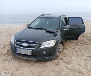 Samochód na plaży
