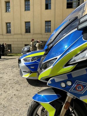 Gdańscy policjanci na dniu otwartym w liceum mundurowym