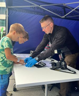 Policjanci na spotkaniu z mieszkańcami