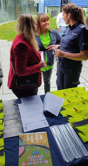 Policjanci na spotkaniu z mieszkańcami