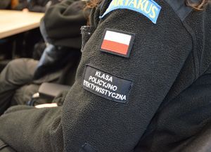 Policjantki na spotkaniu z licealistkami