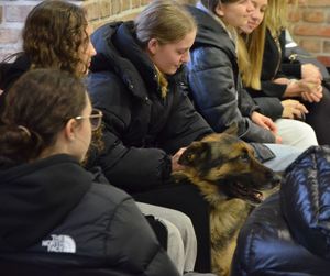 spotkanie policjantów z uczniami liceum