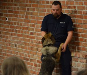 spotkanie policjantów z uczniami liceum