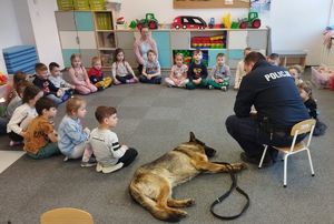 Policjanci na spotkaniu z przedszkolakami