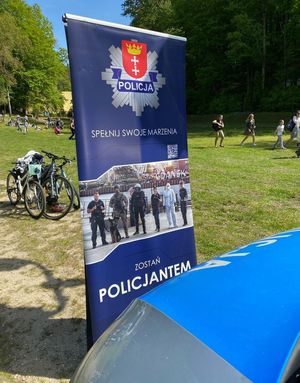 Policjanci na festynie
