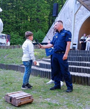 Policjanci na festynie