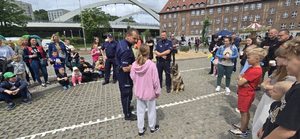 Policjanci na festynie