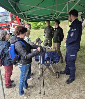 Policjanci na festynie