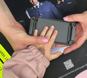 Policjanci na festynie