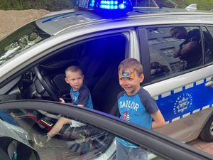 Policjanci na festynie