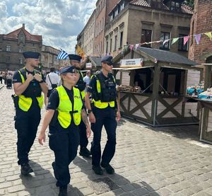 Policjanci patrolują rejon jarmarku św.Dominika