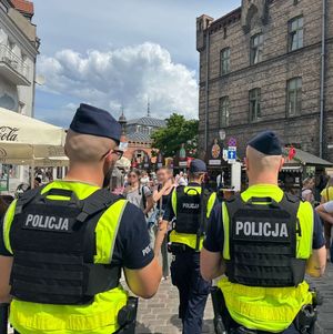 Policjanci patrolują rejon jarmarku św.Dominika