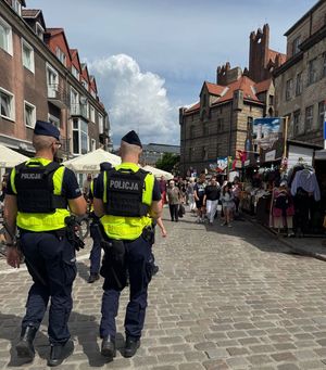 Policjanci patrolują rejon jarmarku św.Dominika