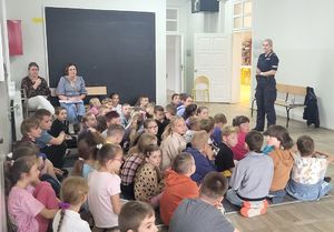Policjanci na spotkaniu z dziećmi