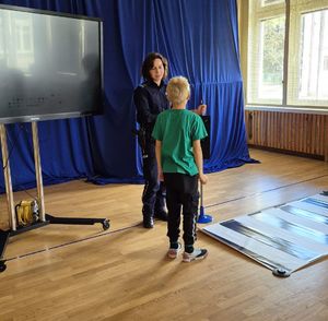 Policjantka na spotkaniu z dziećmi