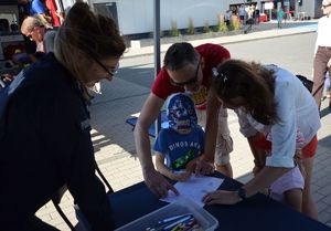 Policjanci na festynie rodzinnym