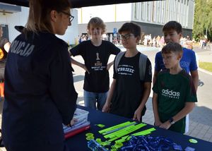 Policjanci na festynie rodzinnym