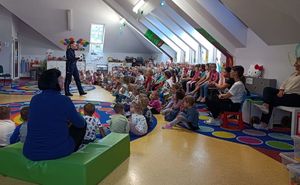 Policjanci na spotkaniu z dziećmi