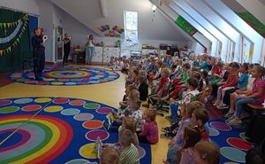 Policjanci na spotkaniu z dziećmi