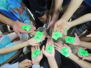 Odblaski na dłoniach