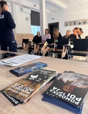 Policjanci na spotkaniu ze studentami