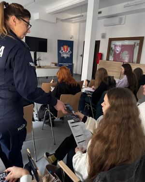 Policjanci na spotkaniu ze studentami