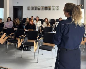 Policjanci na spotkaniu ze studentami