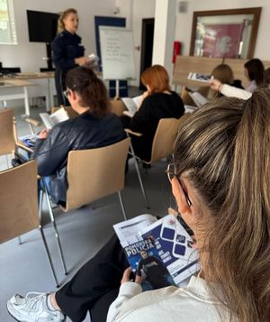 Policjanci na spotkaniu ze studentami