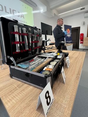 Policjanci na spotkaniu ze studentami