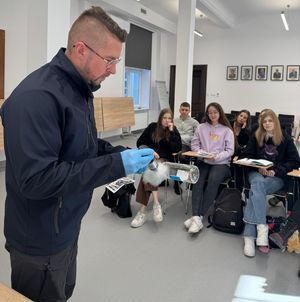 Policjanci na spotkaniu ze studentami