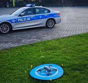 Radiowóz i dron