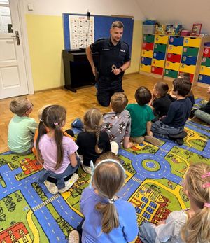 Spotkania policjantów z dziećmi i młodzieżą