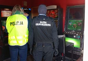 Funkcjonariusze i automaty do gier