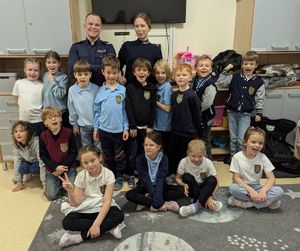 Policjanci na spotkaniu z dziećmi i młodzieżą