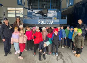 Policjanci na spotkaniu z dziećmi i młodzieżą