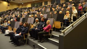 Policjanci na spotkaniu z seniorami
