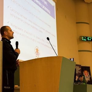 Policjanci na konferencji