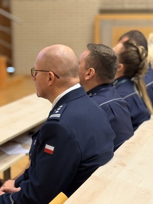 Policjanci na konferencji