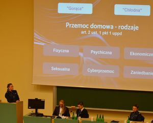 Policjanci na konferencji