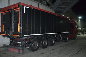 Samochód z zanieczyszczonym zbożem