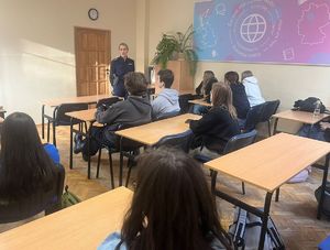 Spotkania policjantów z dziećmi i młodzieżą