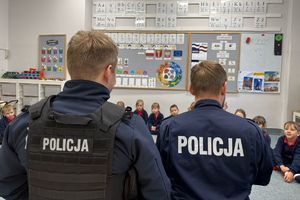 Spotkania policjantów z dziećmi i młodzieżą