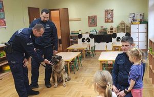 Spotkania policjantów z dziećmi i młodzieżą