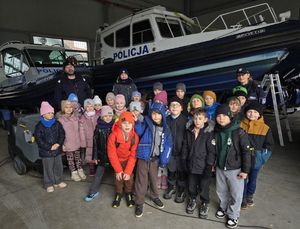 Spotkania policjantów z dziećmi i młodzieżą