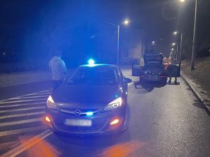 Nieoznakowany radiowóz