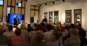 Policjanci na spotkaniu z seniorami