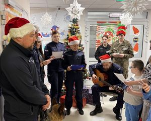 Policjanci z prezentami u dzieci w gdańskich szpitalach